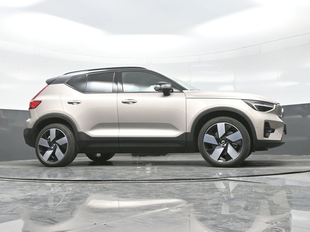 Used 2023 Volvo XC40 Recharge Ultimate image 27