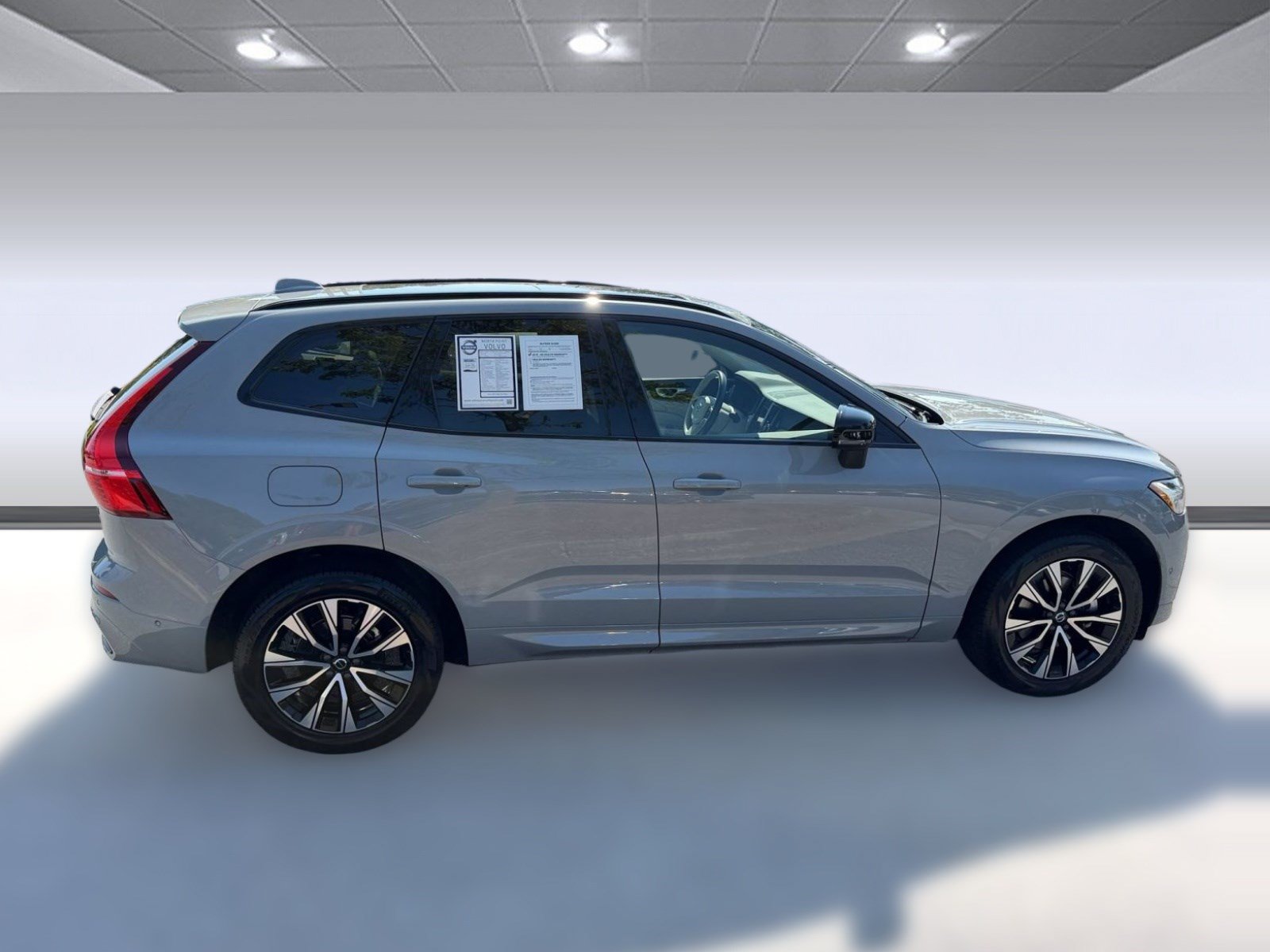 Certified 2024 Volvo XC60 B5 Plus w/ Climate Package AWD/4WD image 8