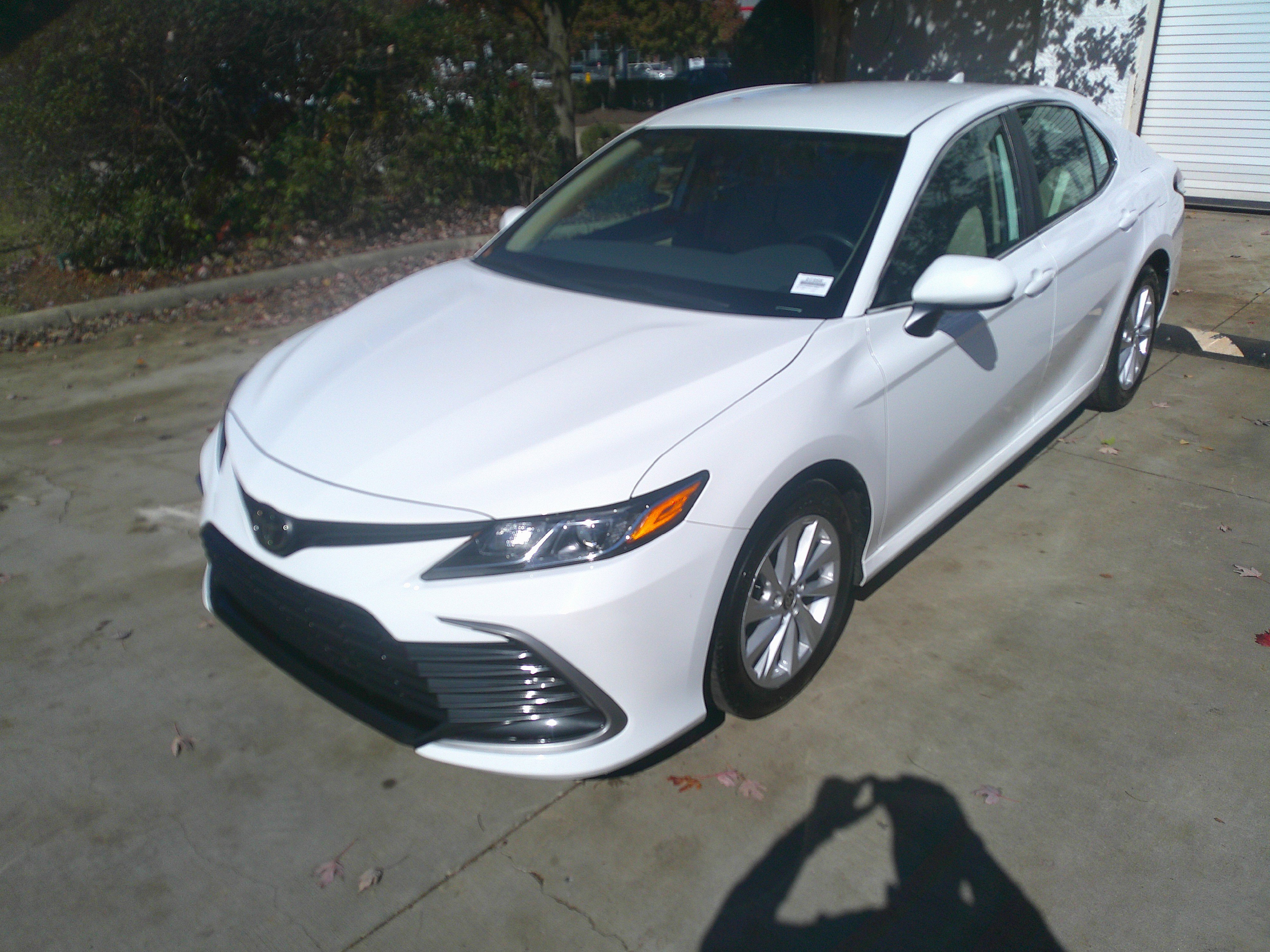 Used 2023 Toyota Camry LE image 5