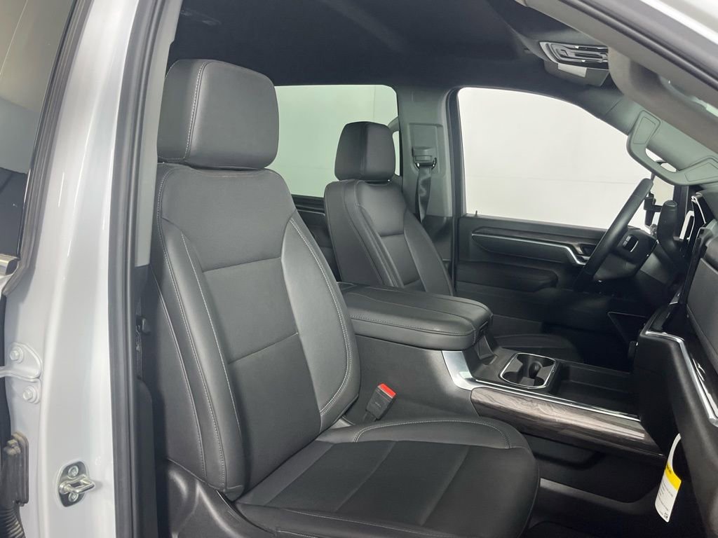 Used 2025 Chevrolet Silverado 2500 LTZ w/ LTZ Convenience Package image 30