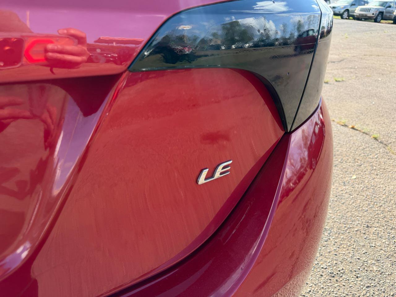 Used 2018 Toyota Corolla LE image 12