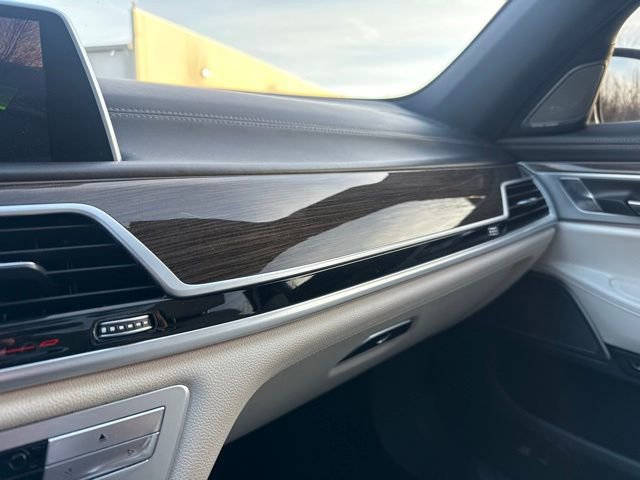 Used 2019 BMW ALPINA B7 xDrive image 32