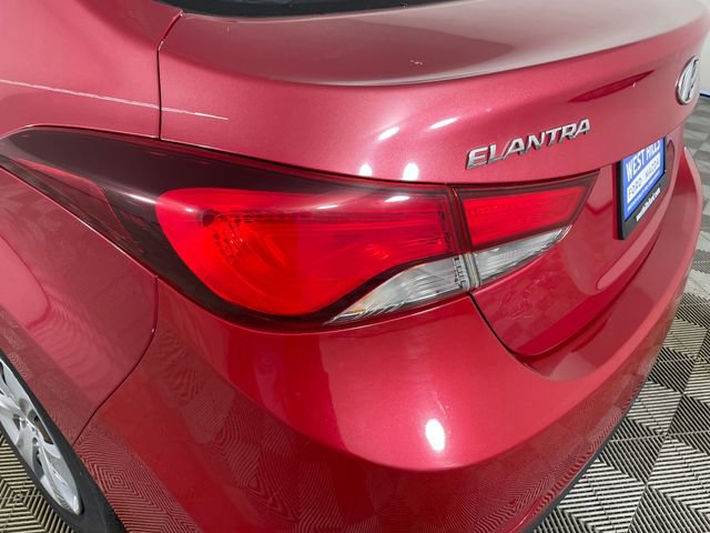 Used 2016 Hyundai Elantra SE image 17