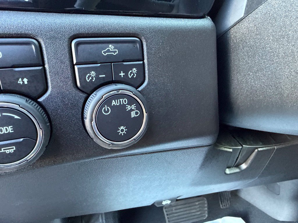 Used 2025 Chevrolet Silverado 1500 LT AWD/4WD image 23