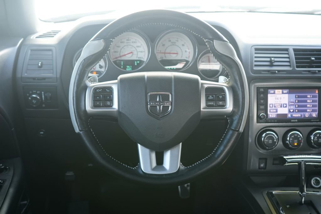 Used 2014 Dodge Challenger R/T RWD image 11