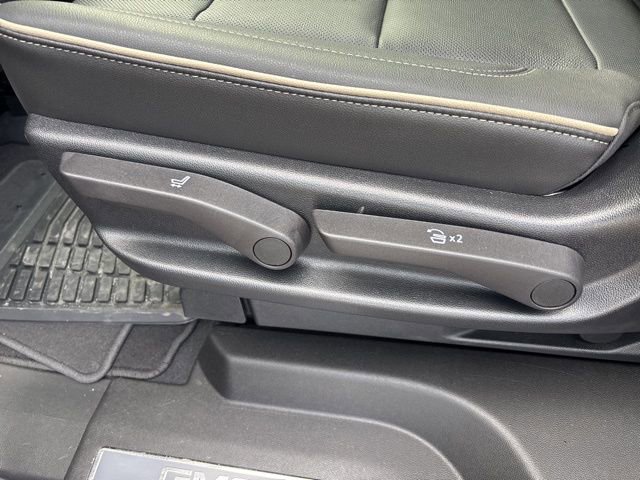 Used 2023 GMC Yukon SLT image 17