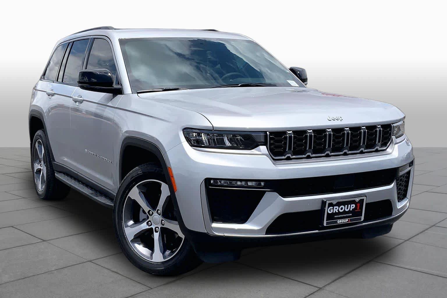 Used 2026 Jeep Grand Cherokee Limited AWD/4WD image 3