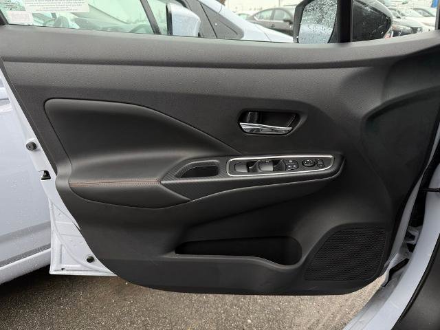 New 2025 Nissan Versa SR w/ Trunk Package FWD image 18
