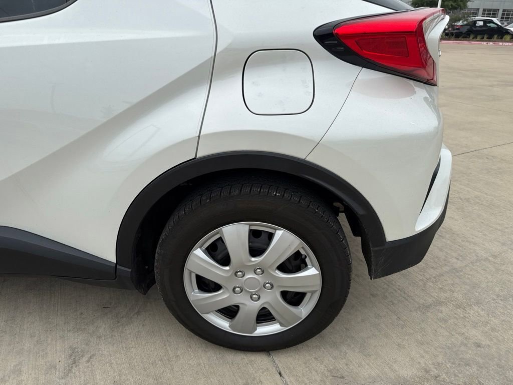 Used 2021 Toyota C-HR LE FWD image 4