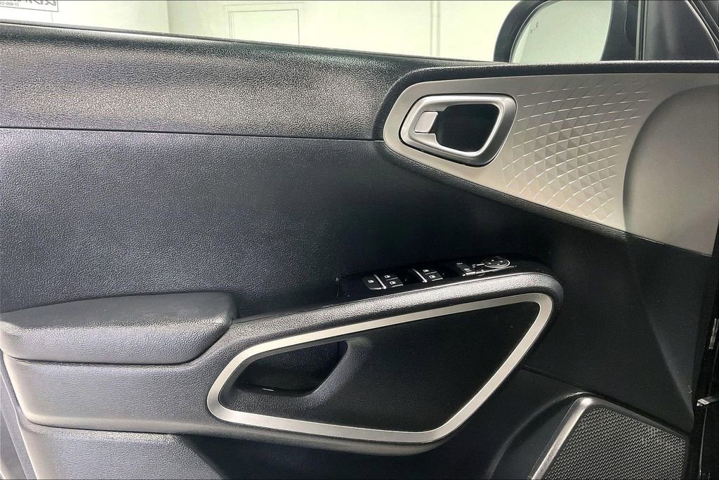 Used 2023 Kia Soul S image 20