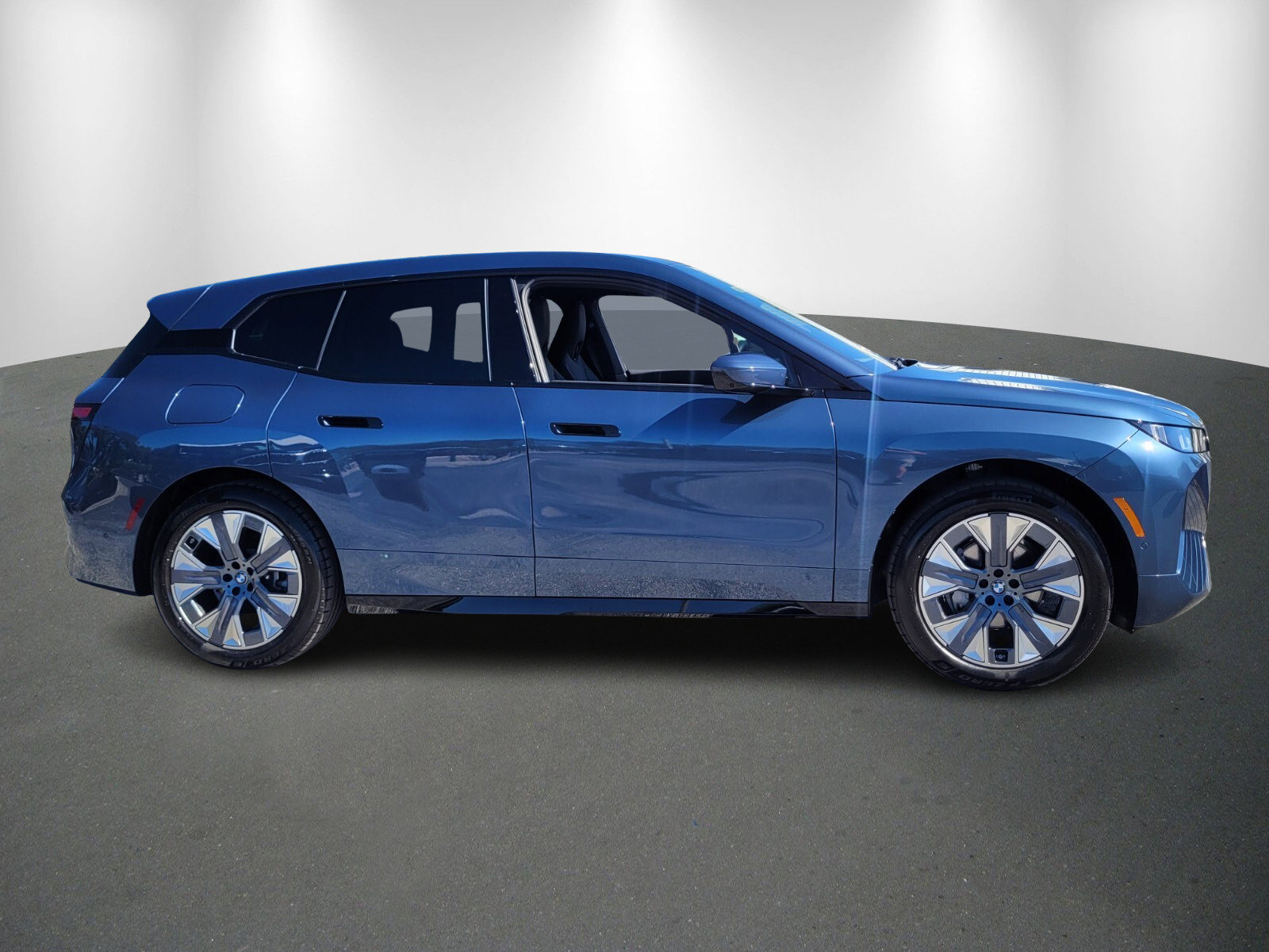 Used 2026 BMW iX xDrive45 image 8