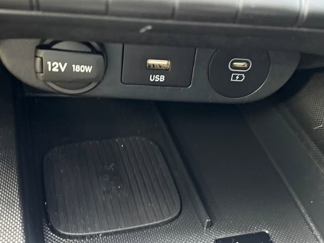 Used 2025 Hyundai Elantra Limited image 19
