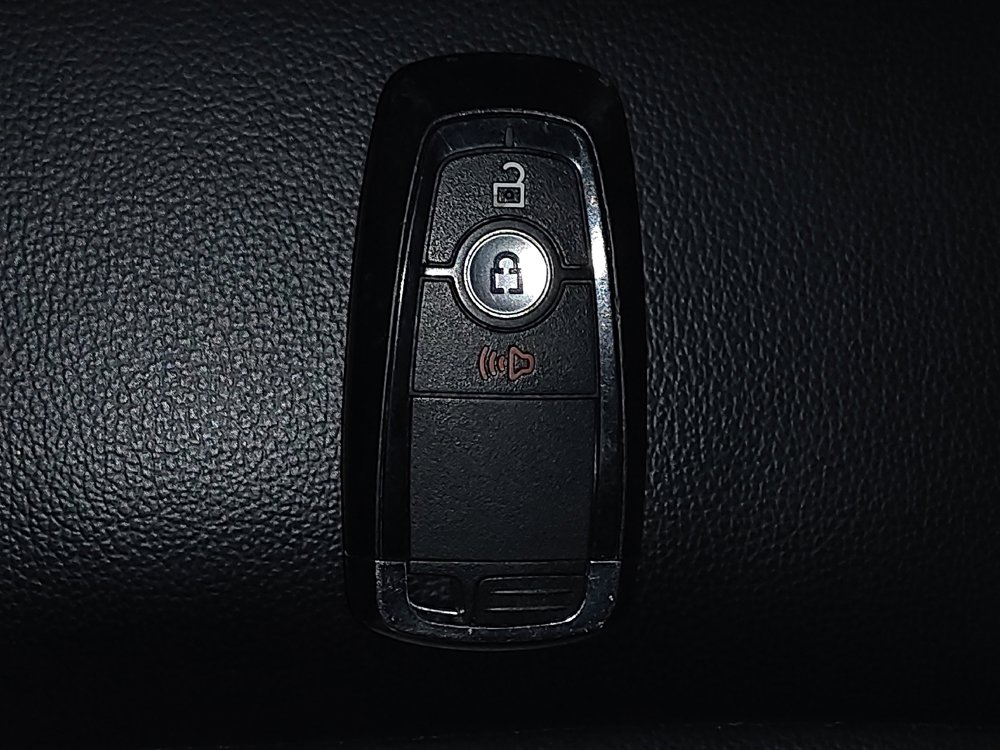 Used 2024 Ford Edge SEL image 32