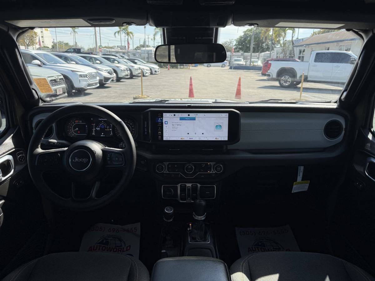 Used 2025 Jeep Wrangler Unlimited Sport image 14