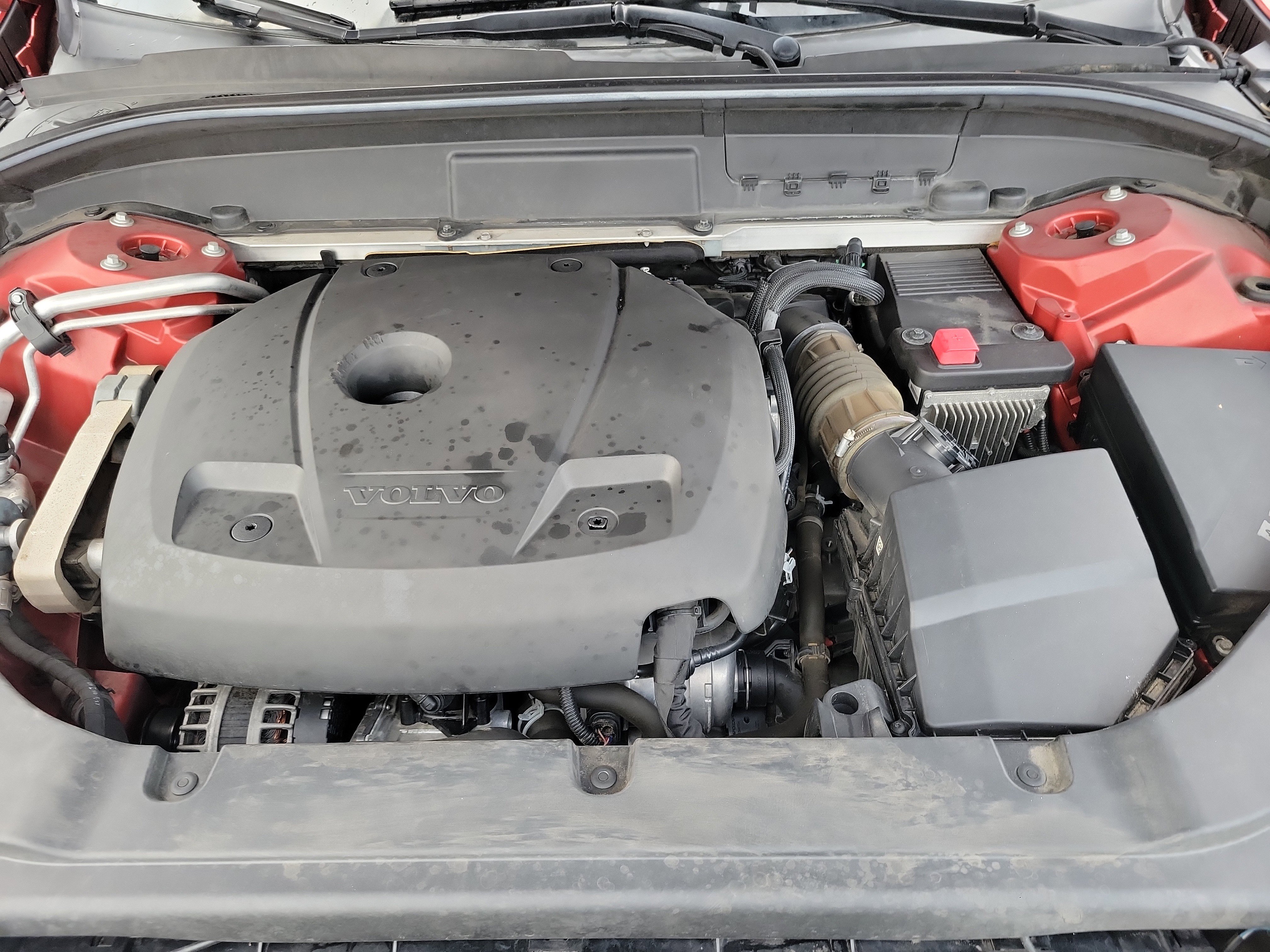 Used 2018 Volvo XC60 T6 Momentum w/ Convenience Package image 25