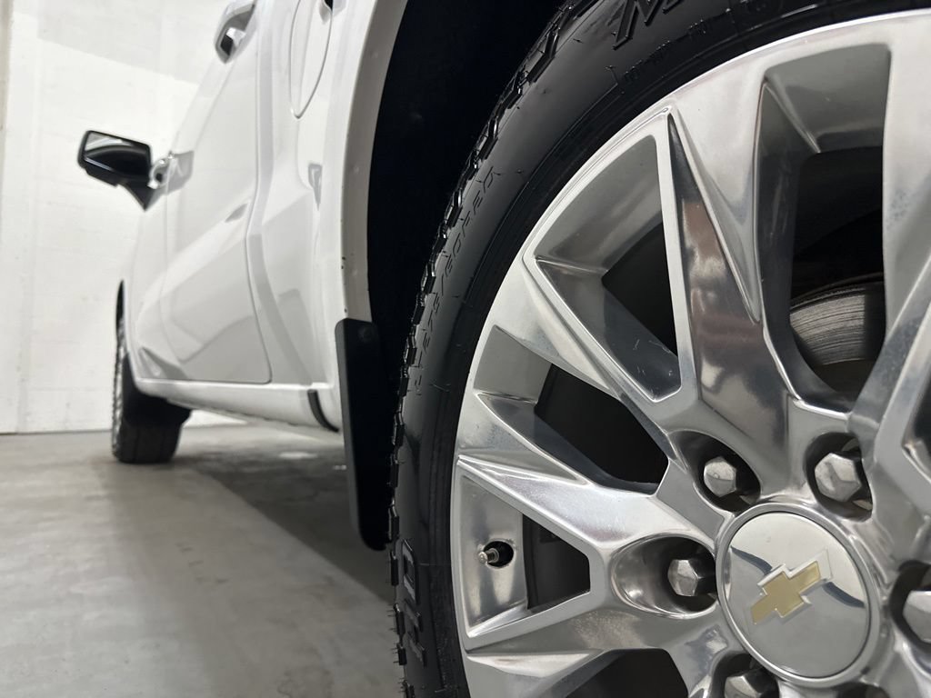 Used 2021 Chevrolet Silverado 1500 LTZ w/ LTZ Premium Package AWD/4WD image 14