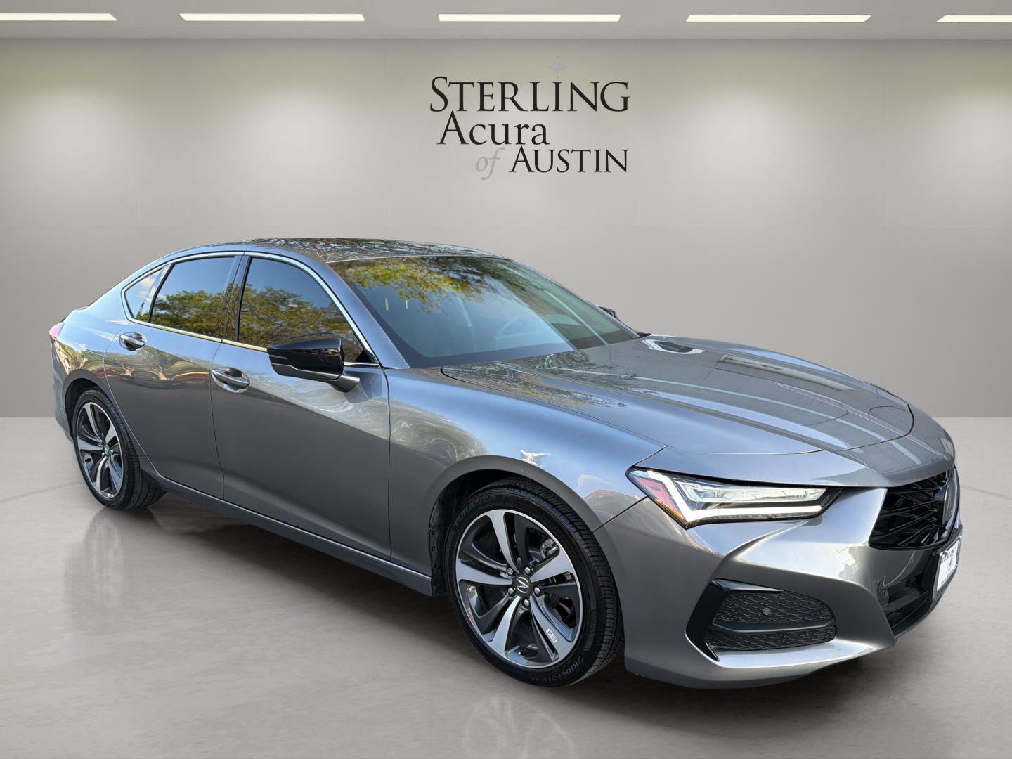 Used 2025 Acura TLX w/ Technology Package image 3