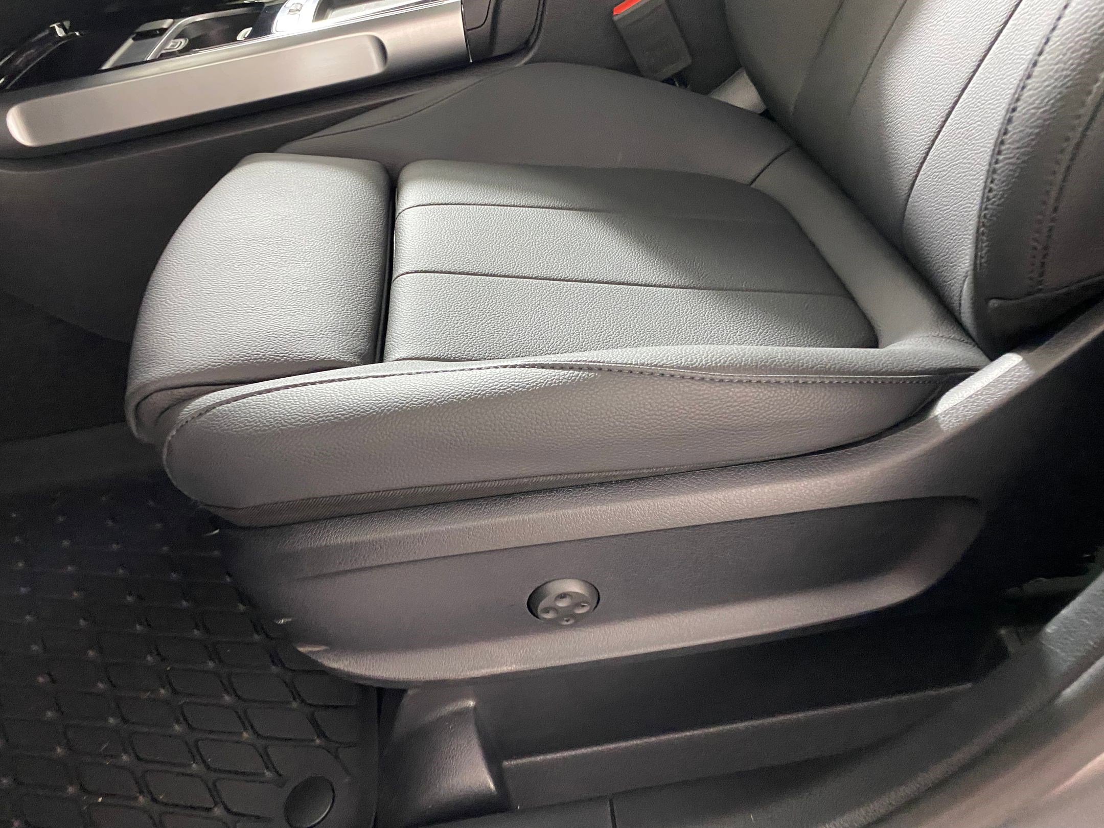 Used 2026 Mercedes-Benz GLB 250 4MATIC image 13