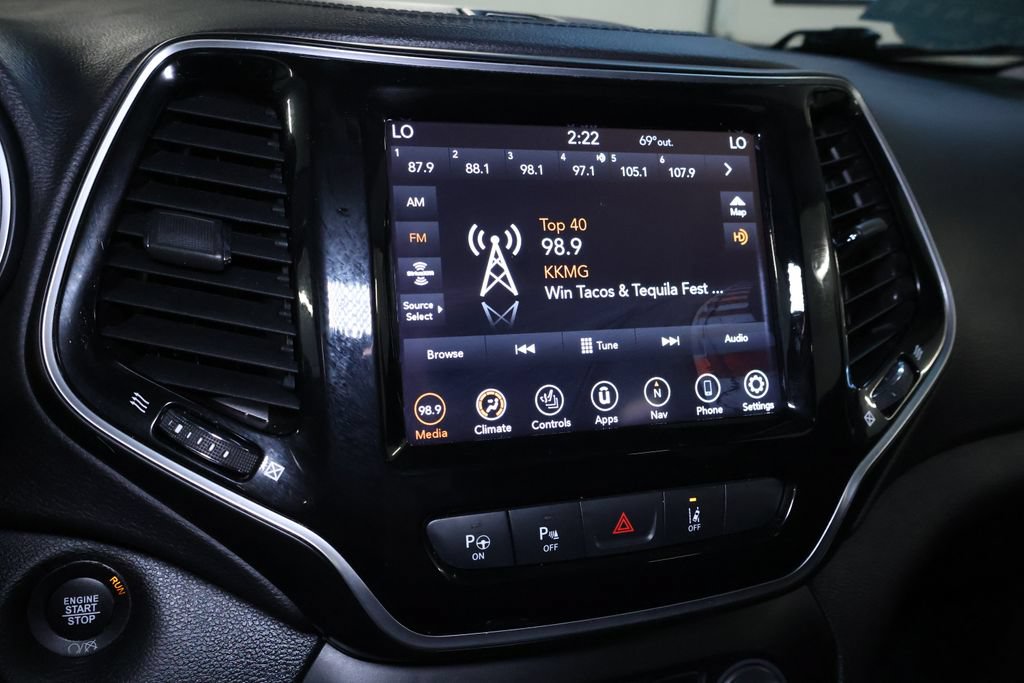 Used 2021 Jeep Cherokee Limited w/ Elite Package AWD/4WD image 32