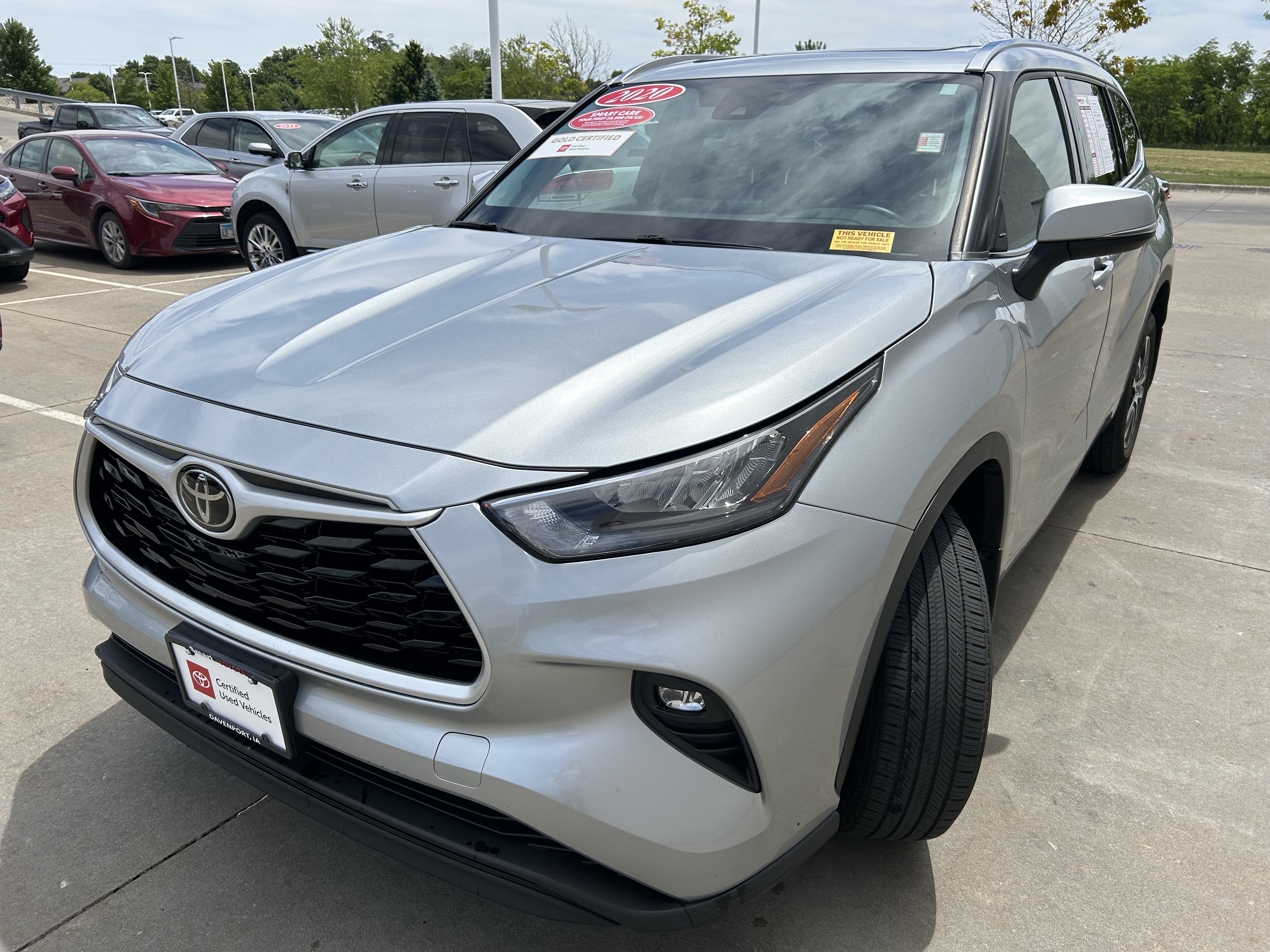 Certified 2020 Toyota Highlander XLE AWD/4WD image 3
