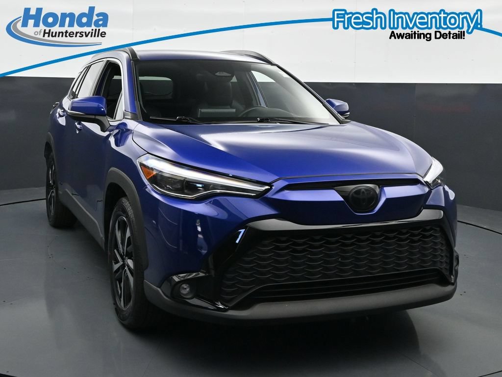 Used 2023 Toyota Corolla Cross AWD Hybrid w/ Convenience Package image 3
