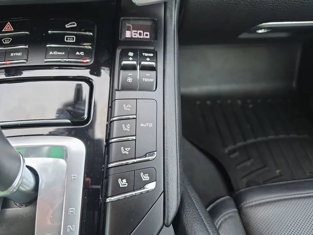 Used 2017 Porsche Cayenne AWD/4WD image 35