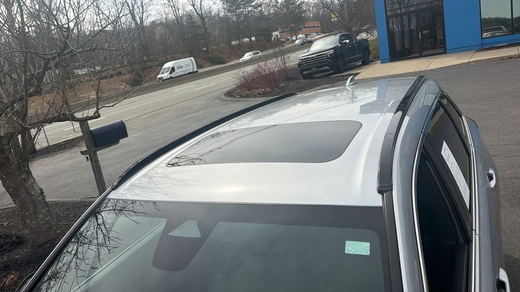 Used 2023 Honda CR-V EX image 7