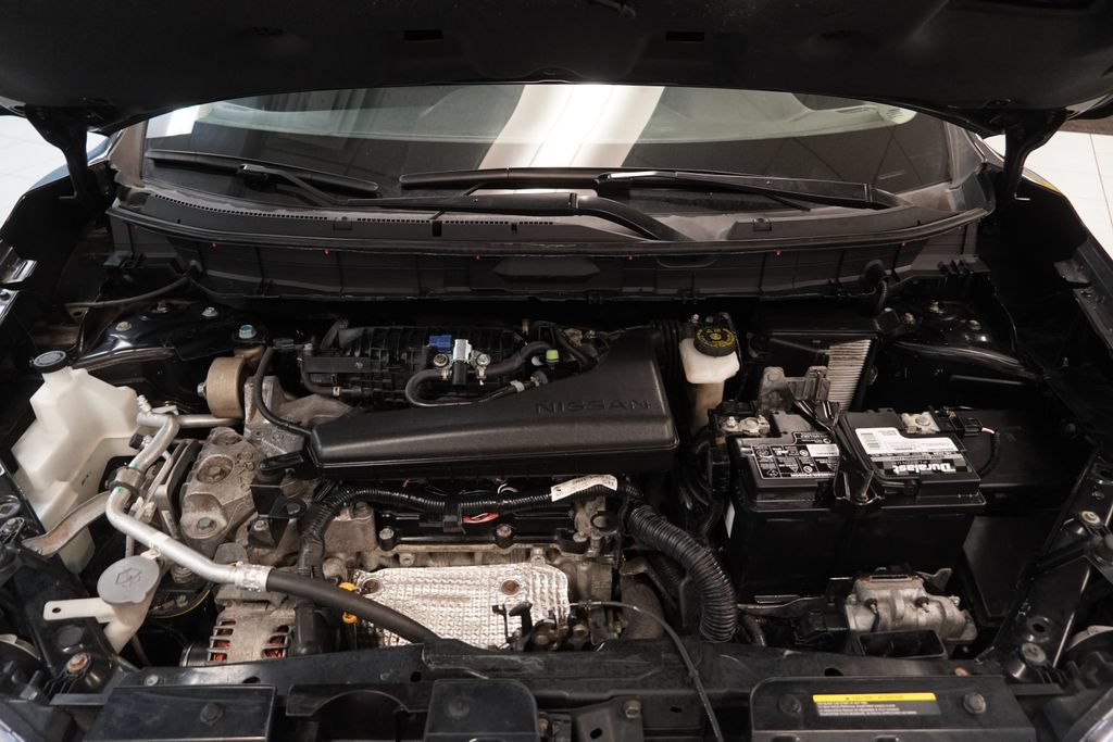 Used 2018 Nissan Rogue SV AWD/4WD image 17
