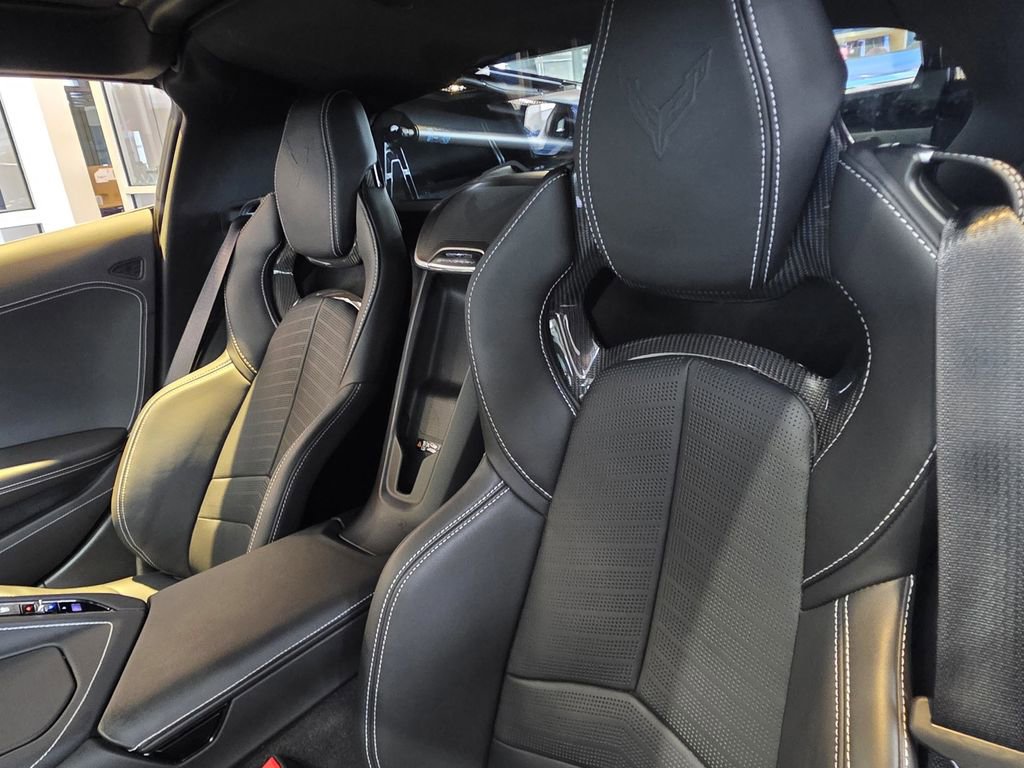 Used 2025 Chevrolet Corvette Stingray Preferred Cpe w/ Z51 Performance Package RWD image 13