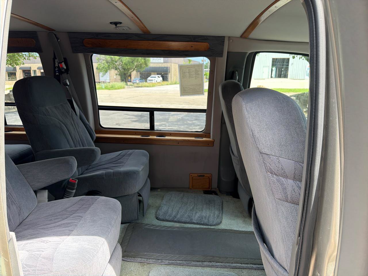 Used 2003 GMC Savana 1500 w/ Preferred Equipment Group 3 RWD image 22