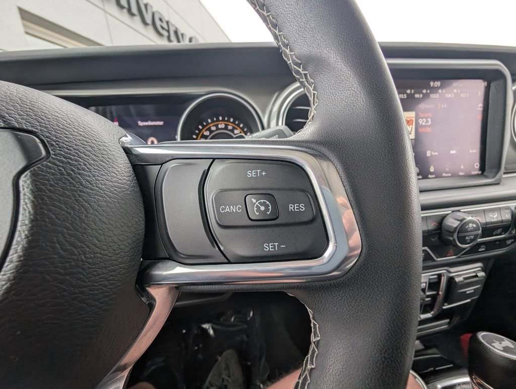 Used 2023 Jeep Wrangler Sahara image 22