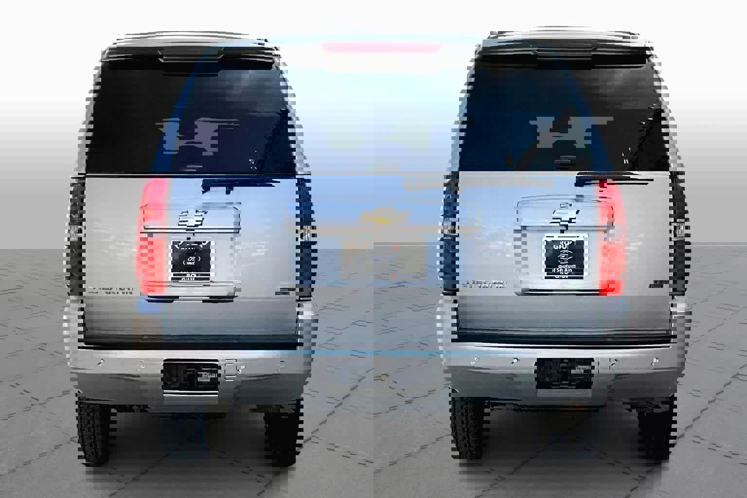 Used 2010 Chevrolet Suburban LT image 4