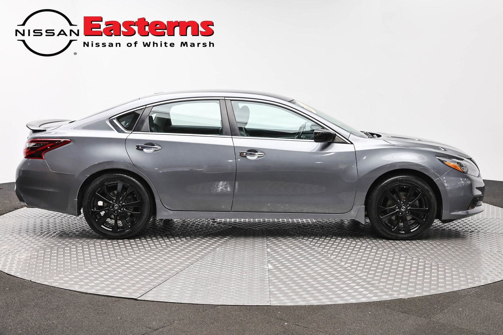 Used 2018 Nissan Altima 2.5 SR w/ SR Midnight Edition image 4