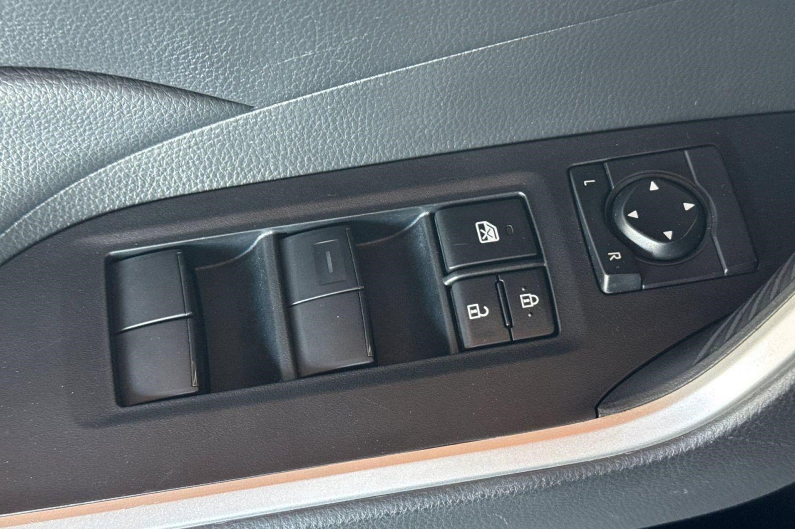 Used 2023 Toyota RAV4 LE FWD image 14