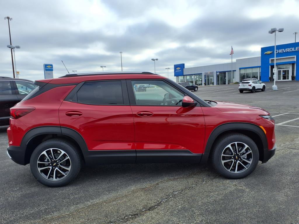 New 2026 Chevrolet TrailBlazer LT w/ LT Cold Weather Package FWD image 2