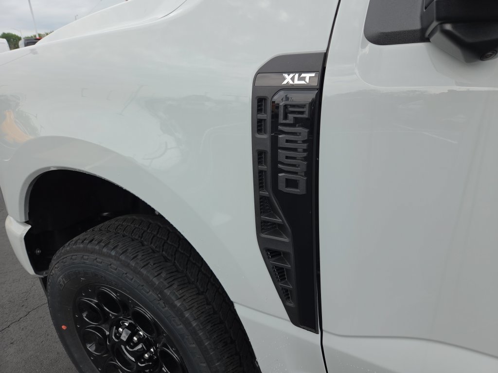 New 2026 Ford F250 XLT w/ XLT Premium Package AWD/4WD image 15