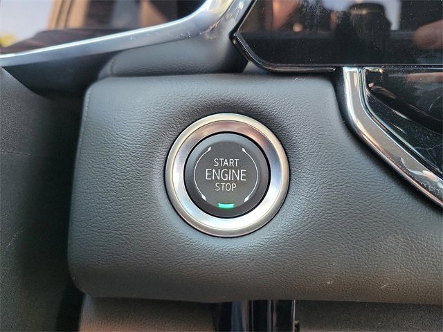 Used 2025 GMC Canyon Elevation image 14