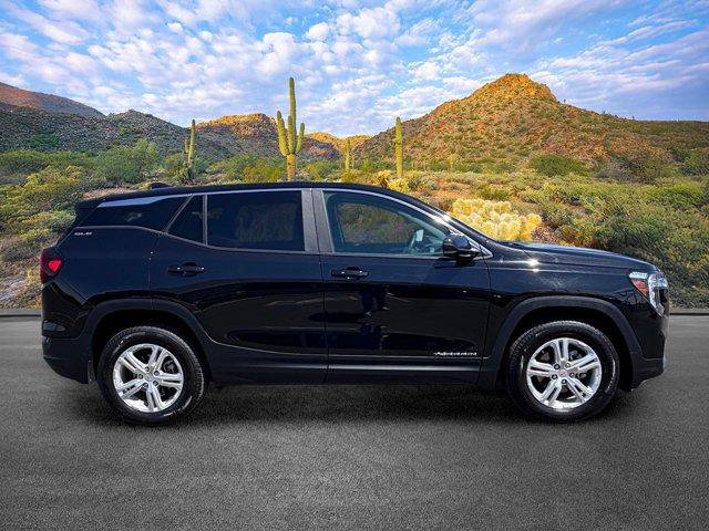 Used 2024 GMC Terrain SLE AWD/4WD image 3