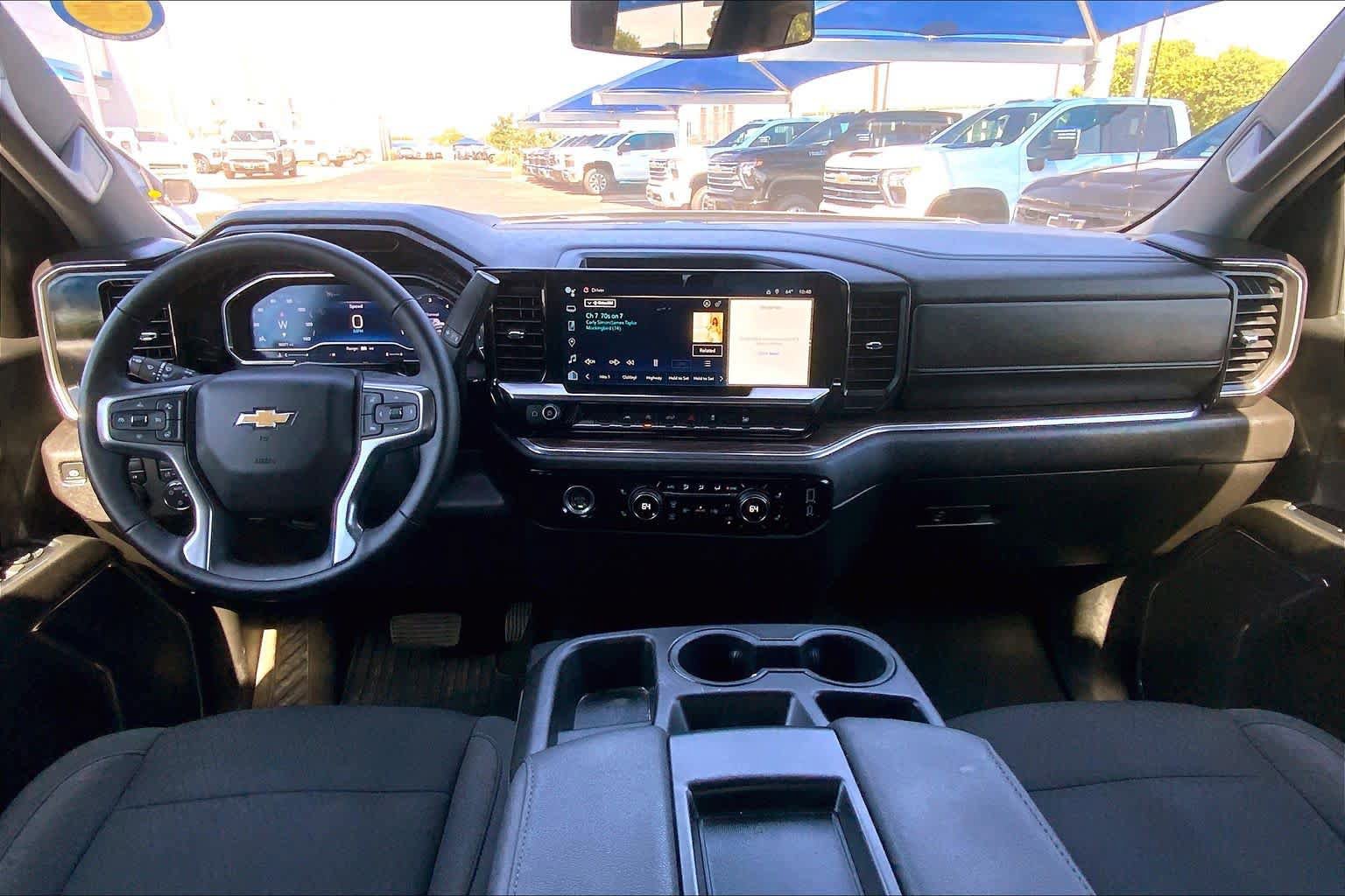 Used 2024 Chevrolet Silverado 1500 LT AWD/4WD image 16