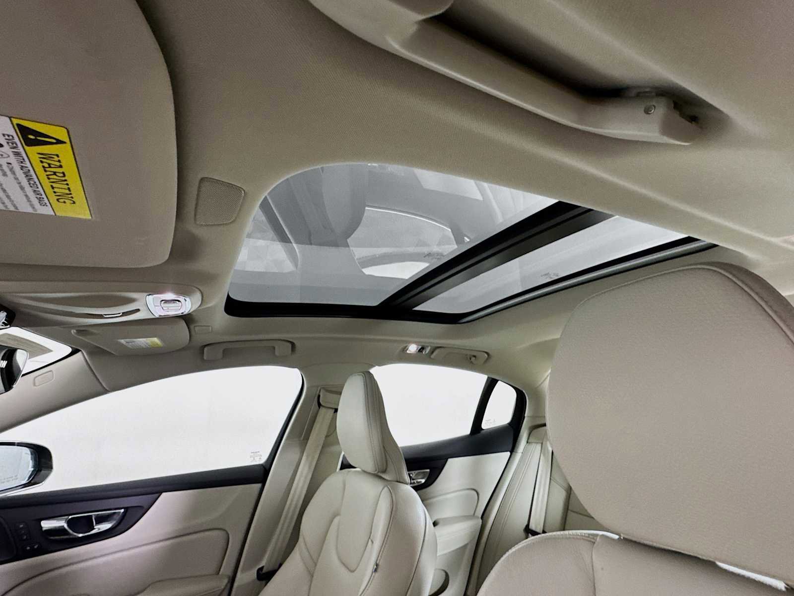 Used 2021 Volvo S60 T5 Inscription image 13