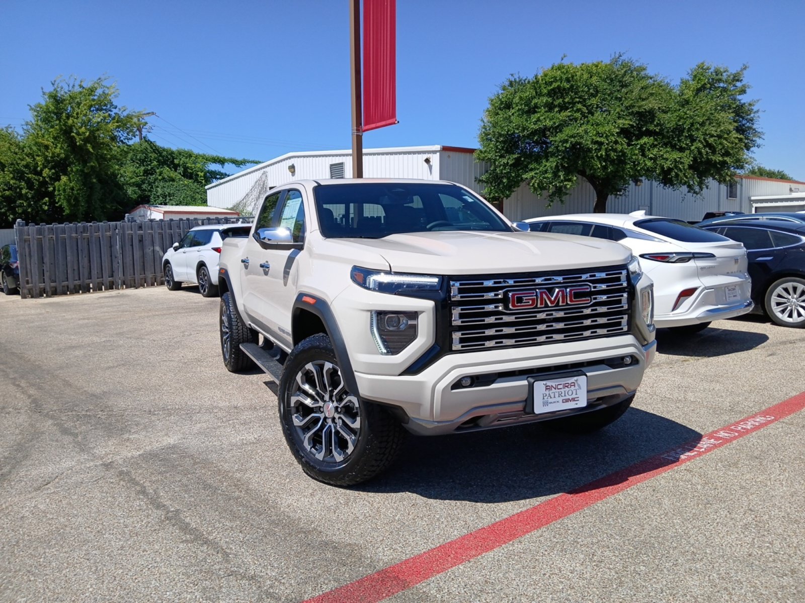 New 2026 GMC Canyon Denali AWD/4WD image 2