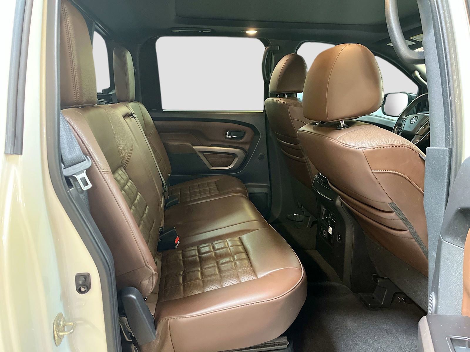 Used 2021 Nissan Titan Platinum Reserve w/ Moonroof Package AWD/4WD image 28