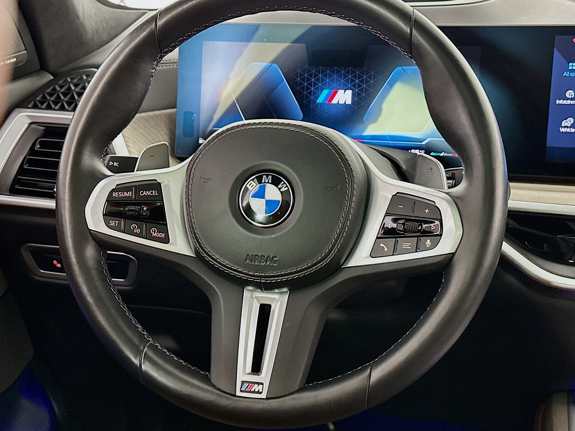 Used 2024 BMW X7 M60i image 8