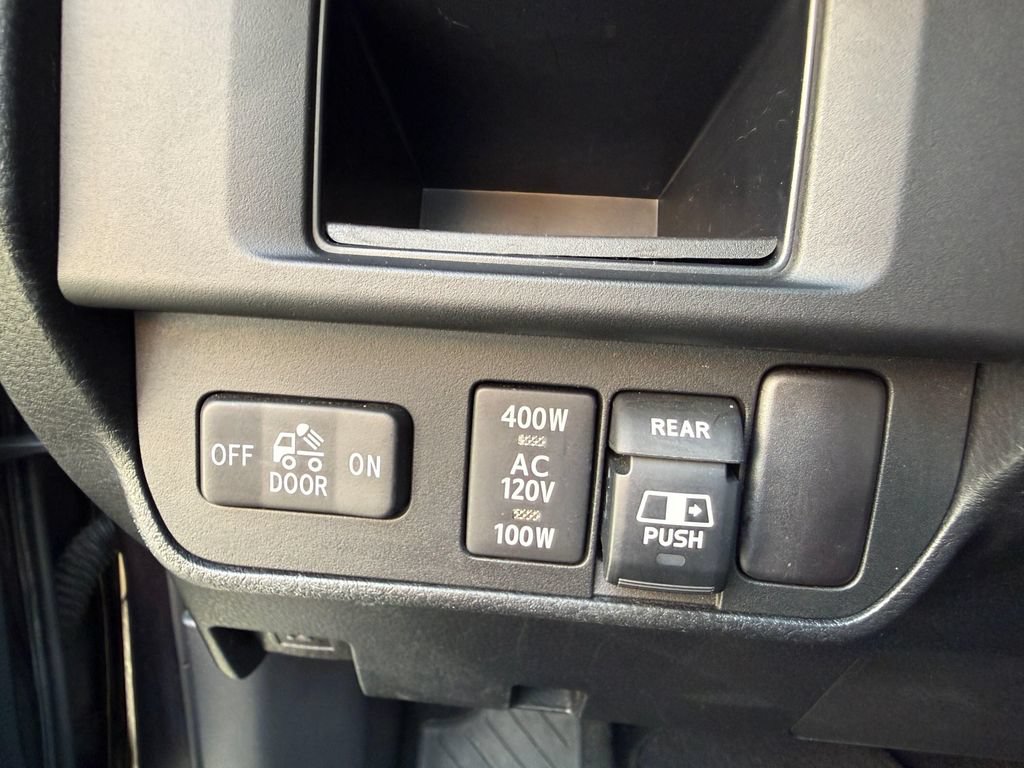 Used 2017 Toyota Tacoma TRD Sport w/ Tow Package AWD/4WD image 19