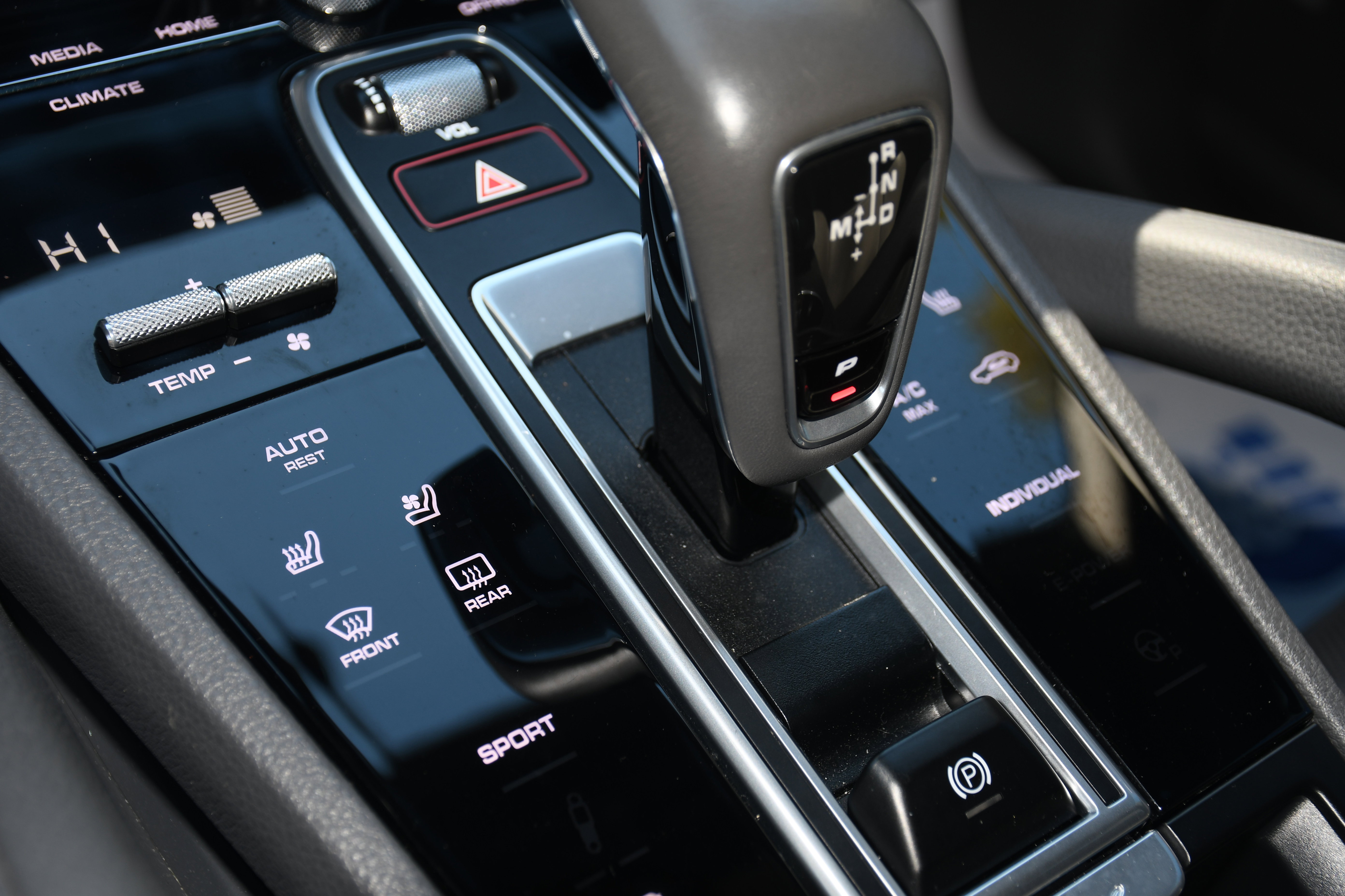 Used 2019 Porsche Cayenne image 16