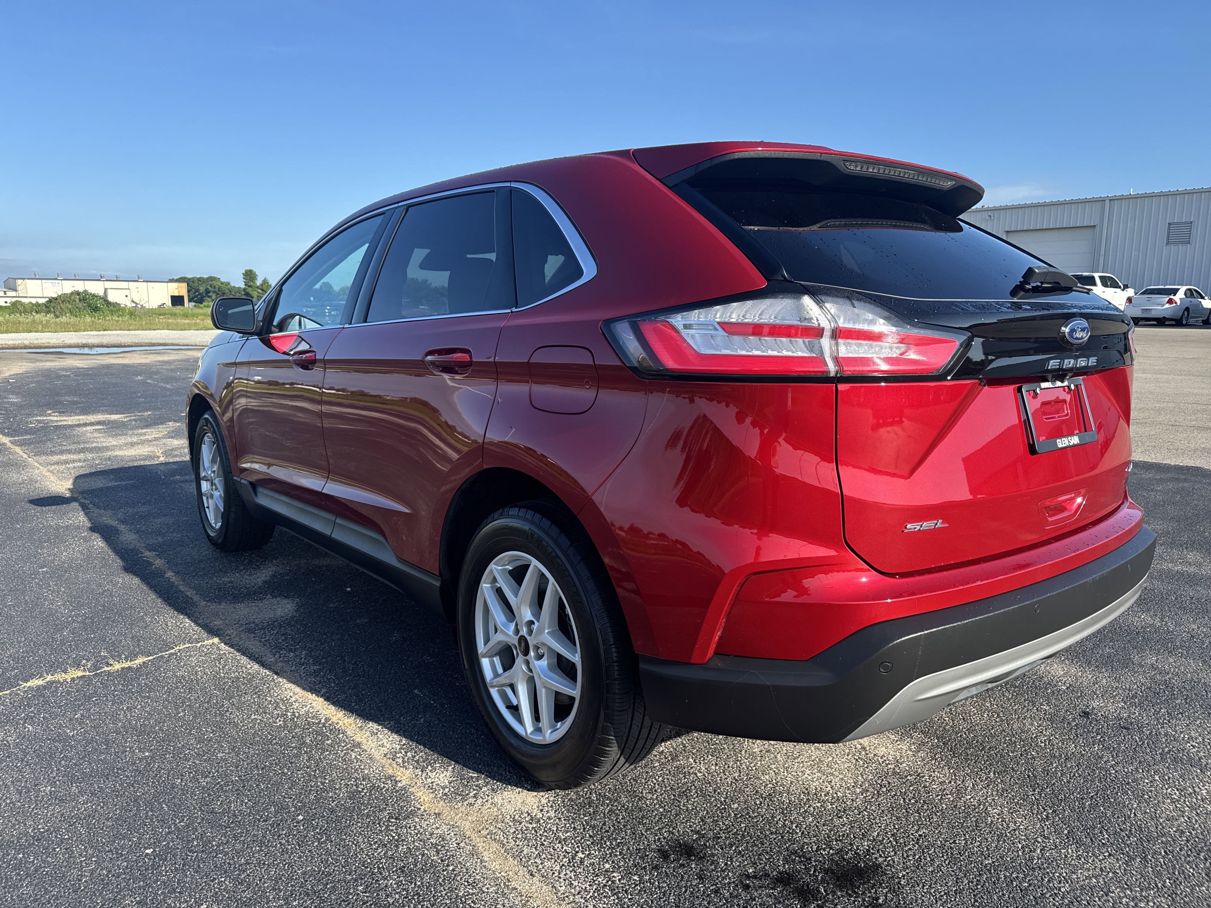 Used 2023 Ford Edge SEL image 3