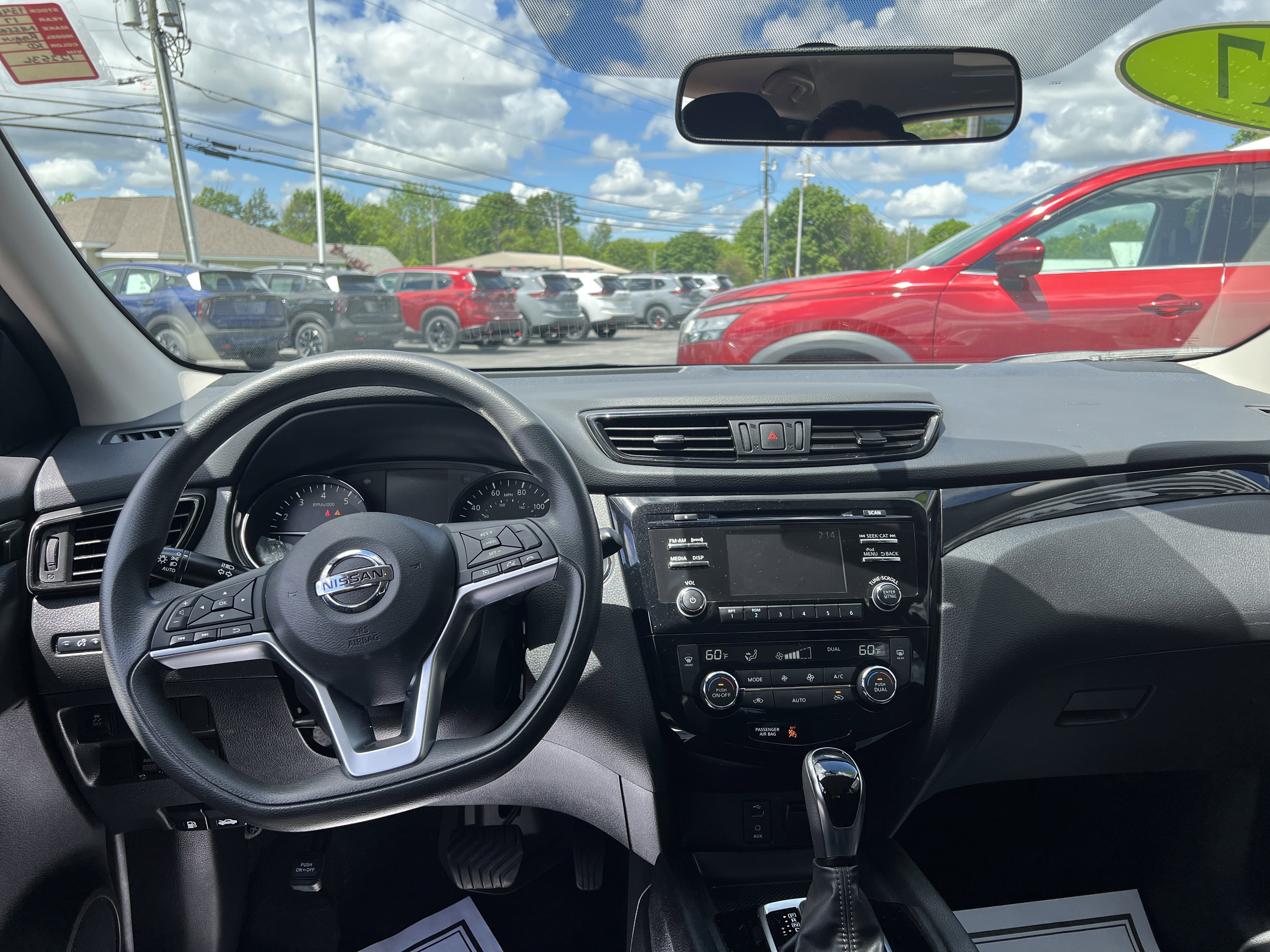 Used 2017 Nissan Rogue Sport SV AWD/4WD image 5