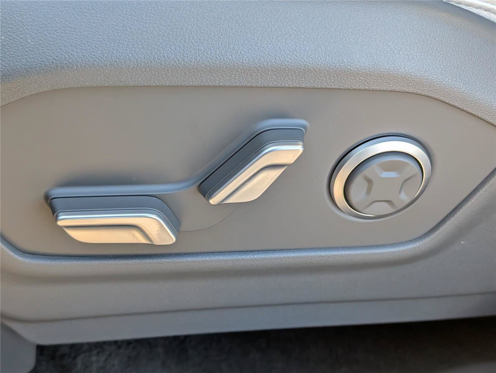 New 2026 Hyundai Santa Fe Limited AWD/4WD image 19
