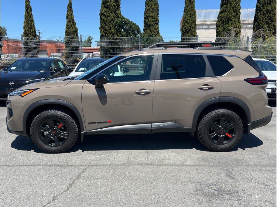 Used 2025 Nissan Rogue SV AWD/4WD image 7