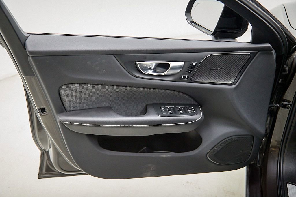 Used 2023 Volvo S60 B5 Ultimate image 10